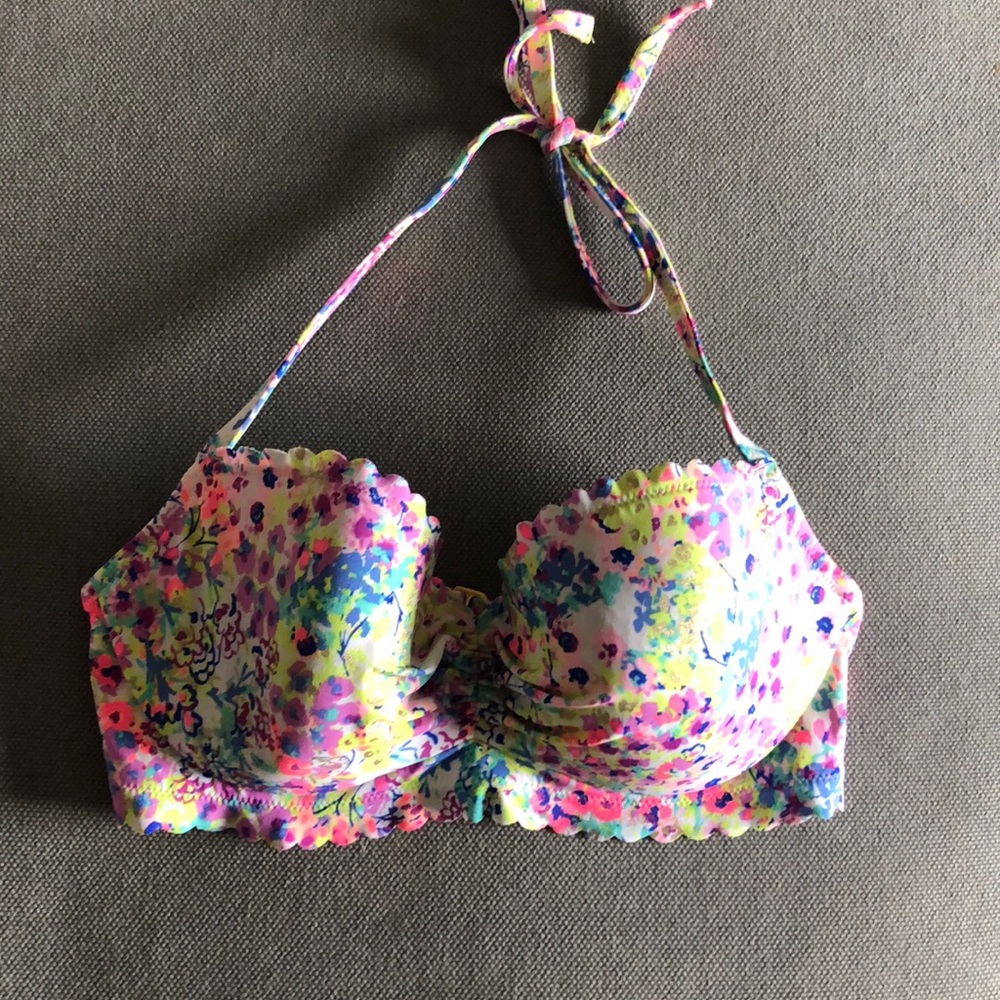 Victoria’s Secret bikini top